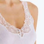 LACE DELIGHT TOP BAUMWOLLE OHNE ARM